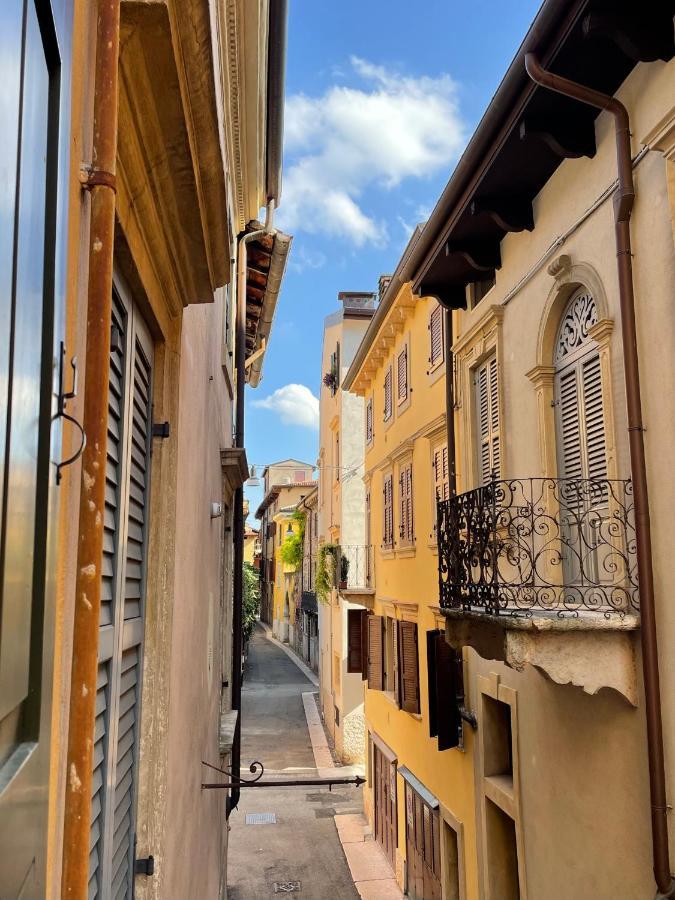 Residenza Duomo Apartment Verona Bagian luar foto